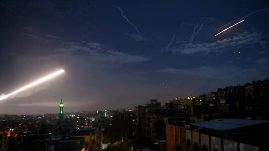 دفاعات إسرائيل تعترض صاروخاً طويل المدى أطلق من قطاع غزة