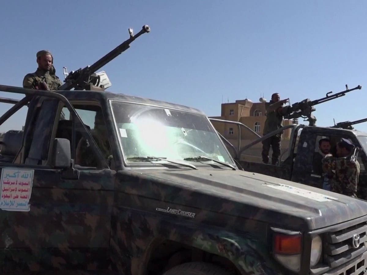مدفعية مليشيا الحوثي تستهدف وتصيب مهاجرين افارقة شمال صعدة