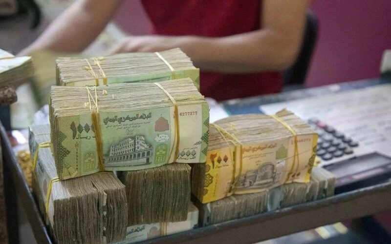 تدهور مستمر لسعر الريال اليمني أمام العملات الأجنبية - أسعار الصرف اليوم